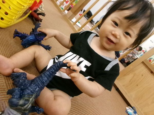 がおがお!!かっこいい怪獣があったよ(*'▽')