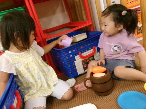 お友だちと一緒にごちそうづくり(*'▽')