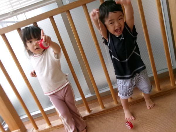 最近ブームのヨーヨー(*'▽')上手にできるかな?