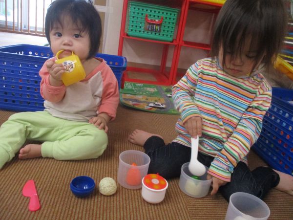 仲良し姉妹(#^^#)一緒におままごとをしたよ☆