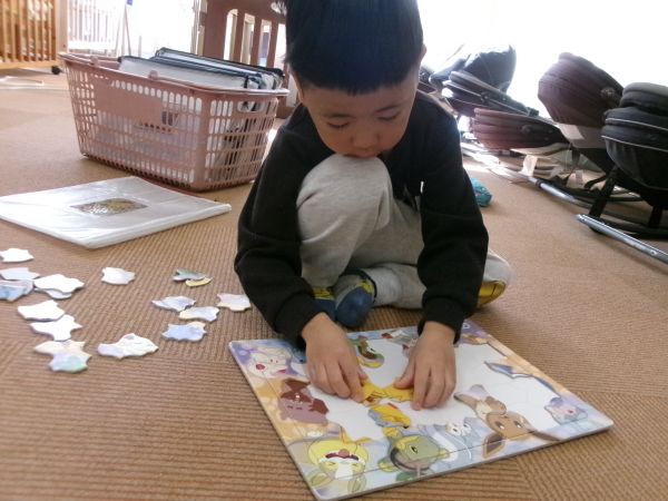 真剣にパズルをしたね☆彡全部完成できました(*'▽')