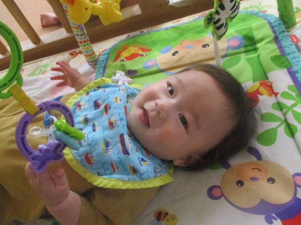 今日はこのベビージムに決めた!!たくさん遊ぶぞ(*^-^*)