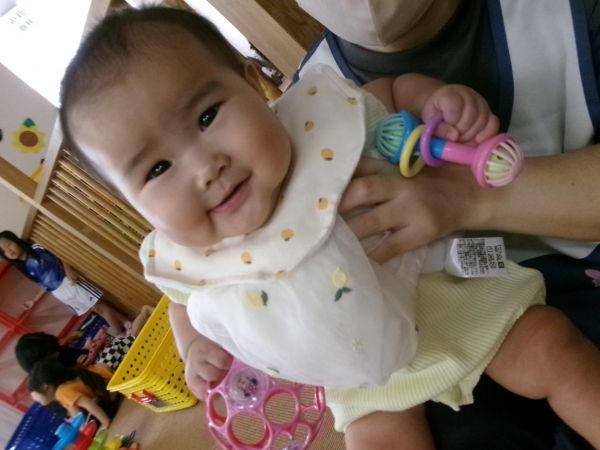 先生に抱っこしてもらったよ(^^)/ニギニギ上手♡