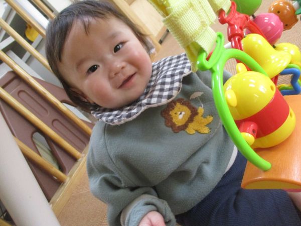 ばぁ♡ベビージムで遊んだよ(*^-^*)