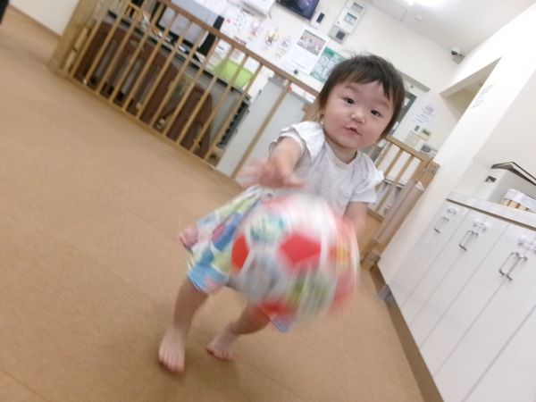 ポーン☆ボール投げ上手でしょ(#^^#)