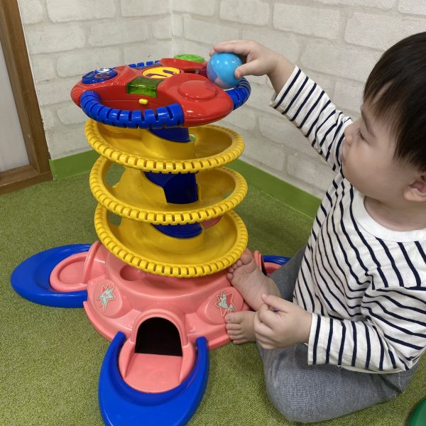 ボールころころ~!!上手に転がるかな?🧸✨