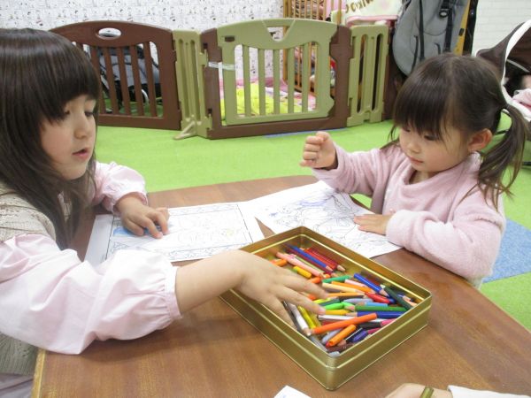 なかよしのおともだちとぬり絵✍💗