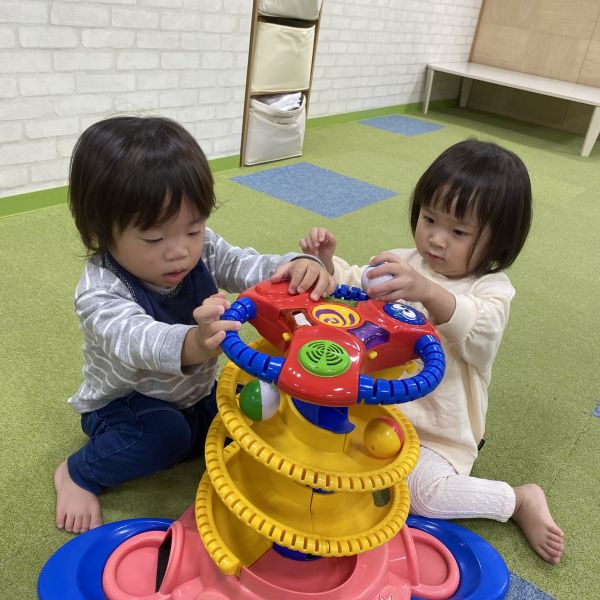 仲良くボールころころ~🥎