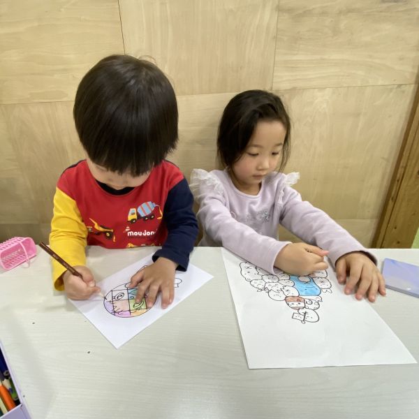 ぬり絵タイム✍