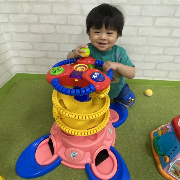 ボールころころ楽しいね😊