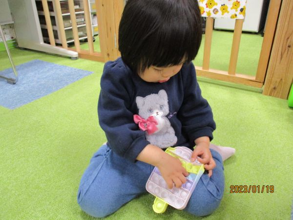 プチプチ楽しいな~🎵