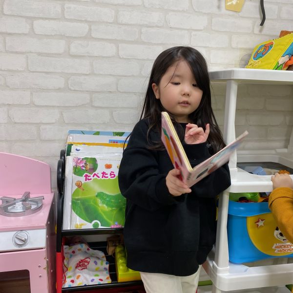 図書館で~す!何の絵本にしますか❔📚