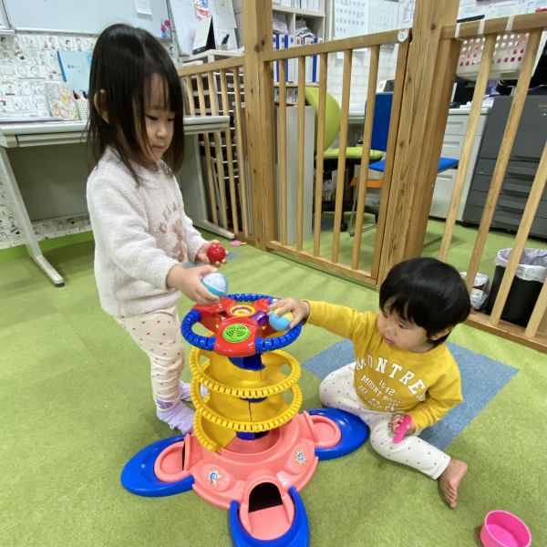 仲良くボールころころ~🥎