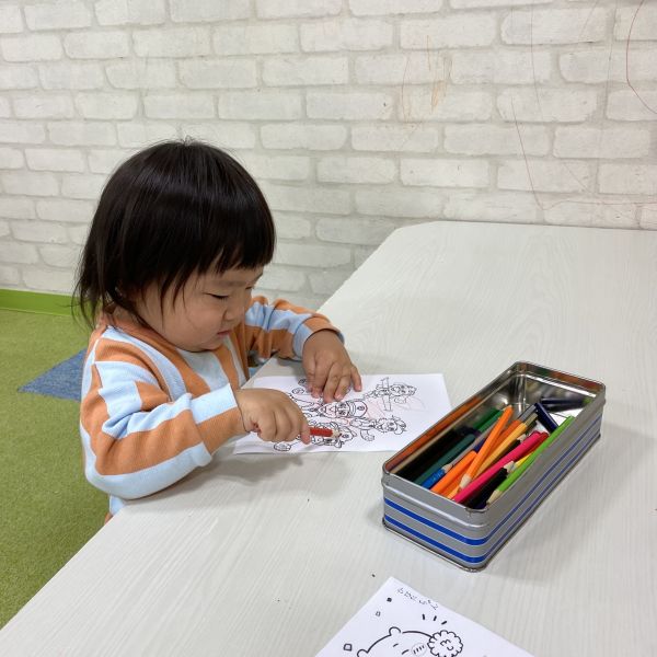ぬり絵遊び楽しいね✍