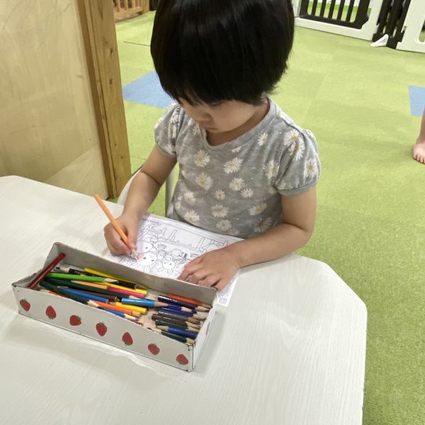 ぬり絵が上手だね✍