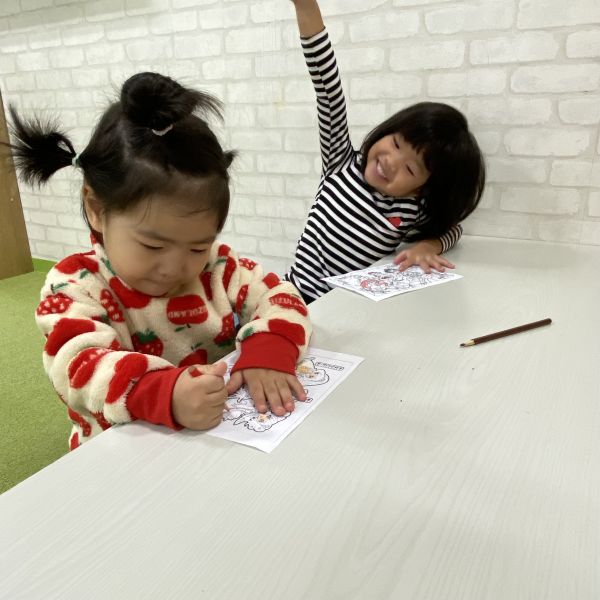 ぬり絵ぬりぬり✏