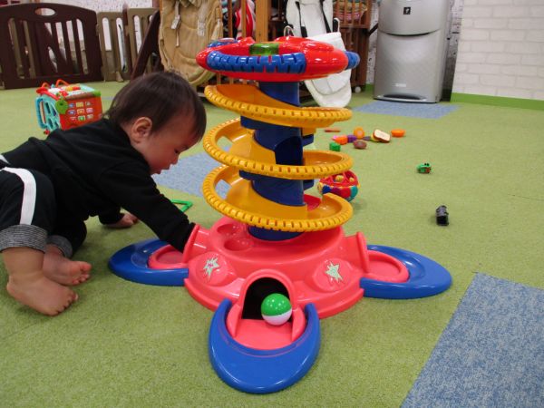 ボールタワーでボールころころ~😃