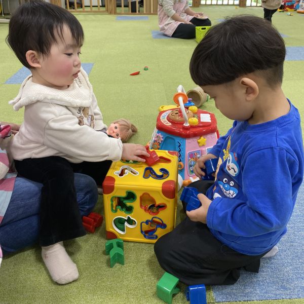 なかよく型はめブロックに挑戦中~😆