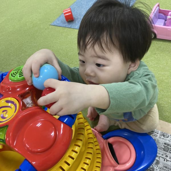 ボールタワーに夢中🥰