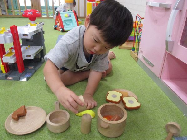 お料理作りに真剣👀