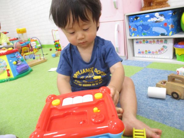 アンパンマンの音楽に興味津々👀