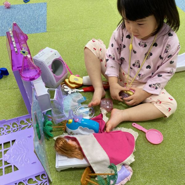 リカちゃんハウスに夢中💞