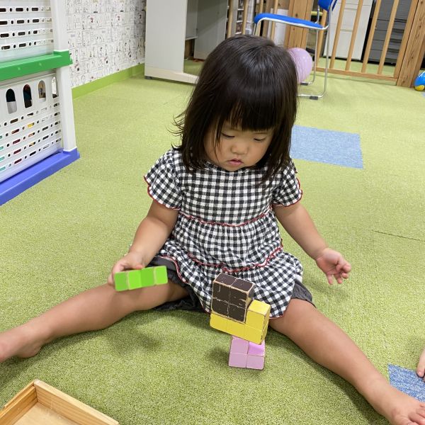 高く積めるかな~🎶