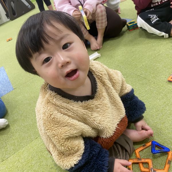 マグネットブロックで遊んでにっこにこ☺️