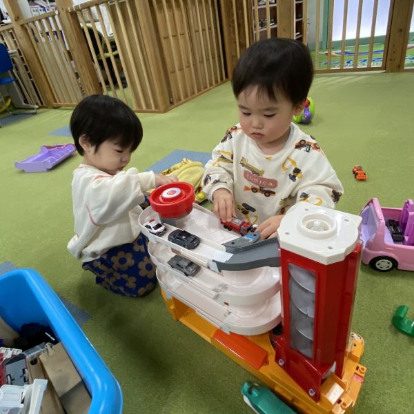 仲良くトミカ遊び🚗🚙