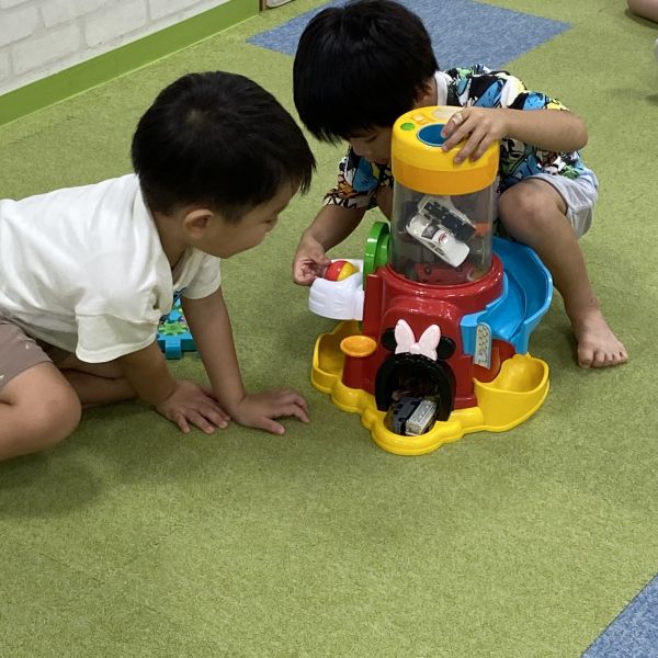 ボールタワー…ボール以外に転がるものはあるかな?😁