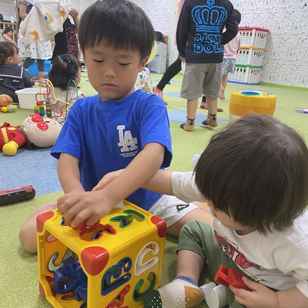 仲良く型はめブロック💖