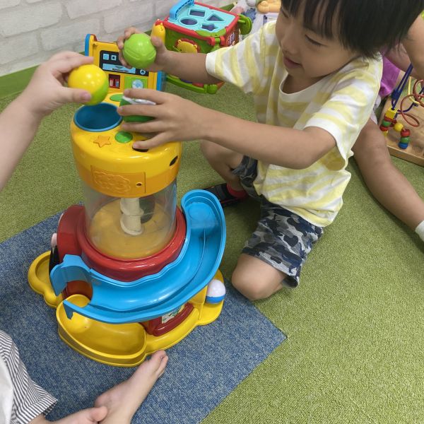 ボール上手に転がるかな・・・🥎