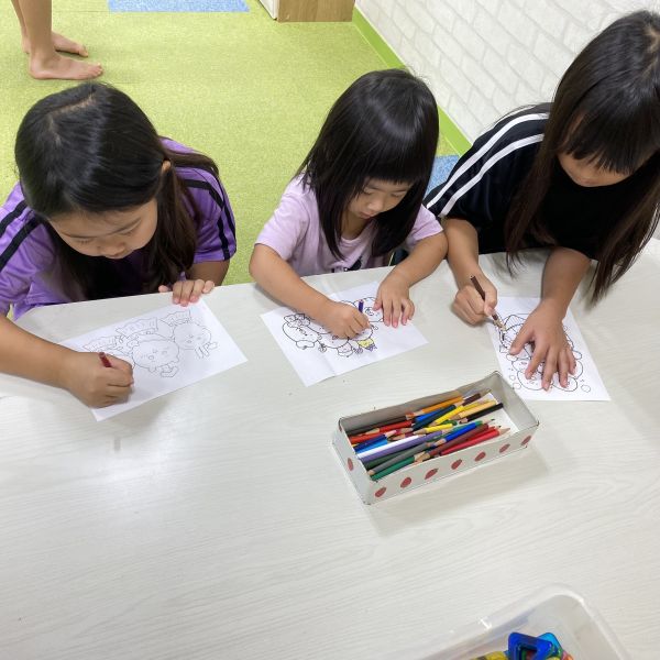 仲良く塗り絵💞