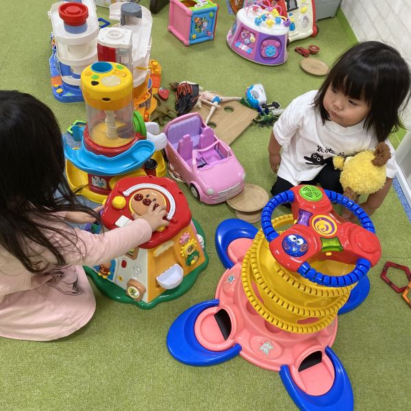 仲良く秘密基地作り🏡✨