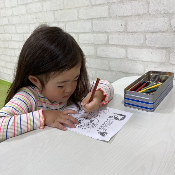 ぬり絵遊び楽しいね✍