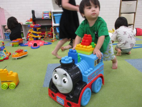 トーマス、ぽっぽー🚂