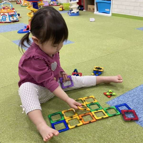 マグネットブロックでペタペタ♬