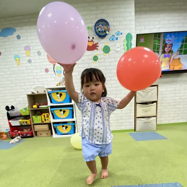 風船遊びで元気いっぱい🎈