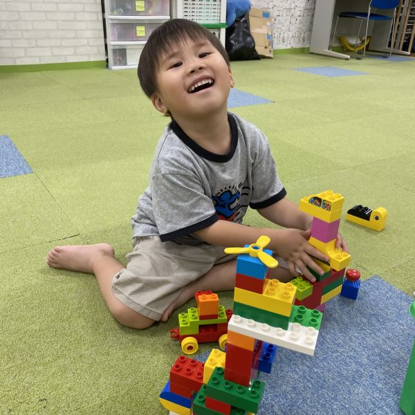 レゴブロックで車つくったよ~🚗上手でしょ?😆