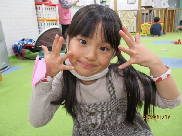 折り紙がとっても上手な女の子🥰先生にも作ってくれました😆