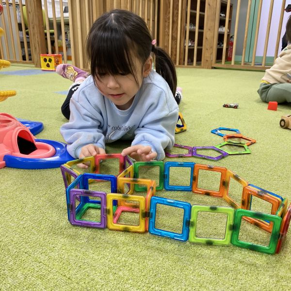 マグネットブロックで迷路作り😊